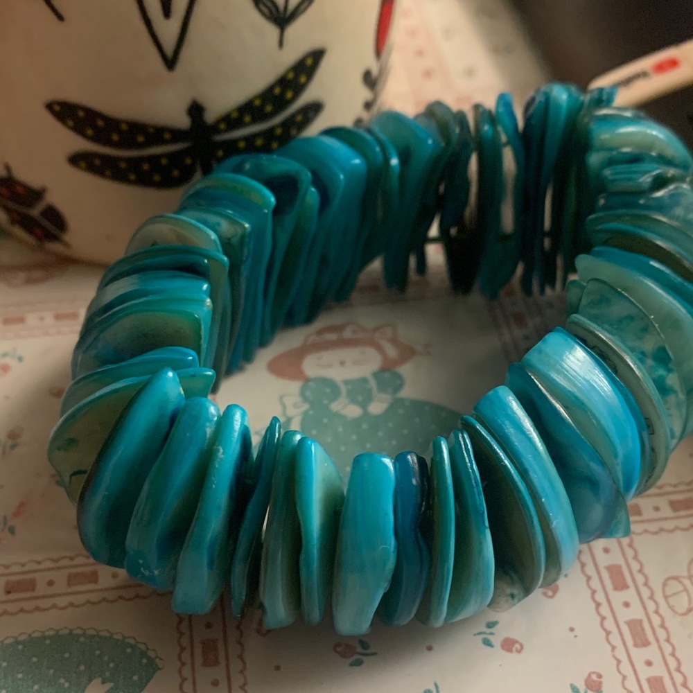 Turquoise Shell Bracelet - Picture 3 of 8